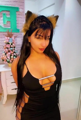 5. Hot Emanuelly Raquel Shows Cleavage in Black Dress and Bouncing Boobs