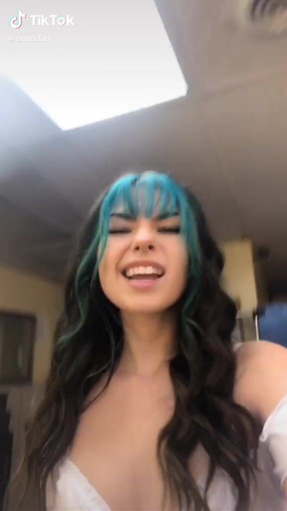 Erotic Emo fio Shows Cleavage In White Crop Top Sexyfilter