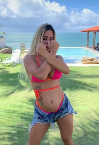 Sexy Andressita Chegou Shows Butt while Twerking and Bouncing Tits