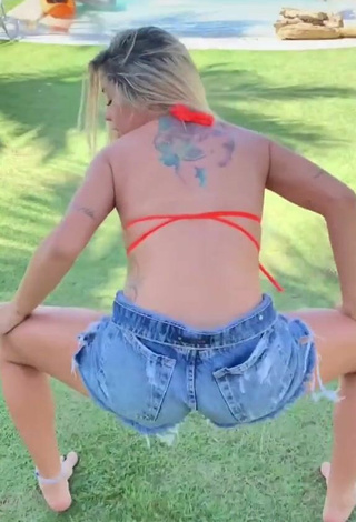 5. Sexy Andressita Chegou Shows Butt while Twerking and Bouncing Tits