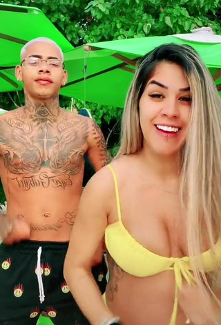 Erotic Andressita Chegou Shows Cleavage in Yellow Bikini and Bouncing Boobs