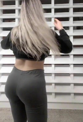 Hot Francesca Trisini Shows Butt