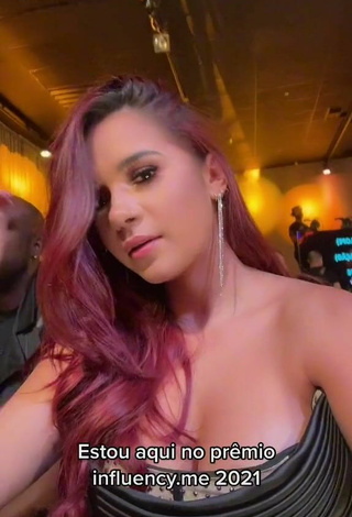Sexy Gizelly Bicalho Shows Cleavage in Dress