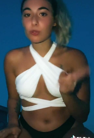 4. Cute Grace of Toma in White Bikini Top
