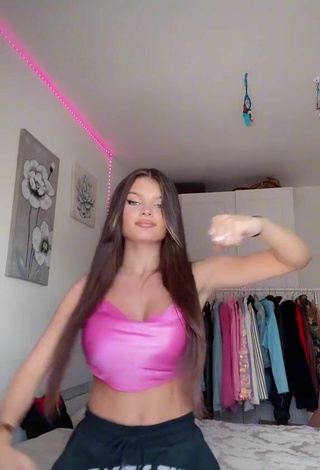 3. Sweet Grisela Shows Cleavage in Cute Pink Crop Top and Bouncing Boobs