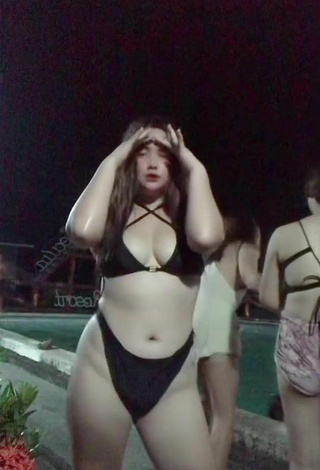 2. Hottie Delacruz Jane Pauline Shows Cleavage in Black Bikini at the Swimming Pool
