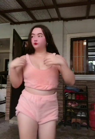 3. Lovely Delacruz Jane Pauline Shows Cleavage in Pink Crop Top and Bouncing Tits