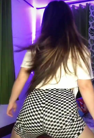 2. Breathtaking Delacruz Jane Pauline in Checkered Shorts while Twerking