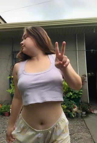 2. Sexy Delacruz Jane Pauline Shows Nipples without  Brassiere and Bouncing Breasts while Twerking