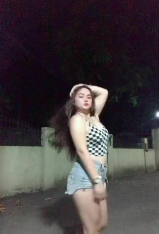 3. Sexy Delacruz Jane Pauline Shows Butt in a Street
