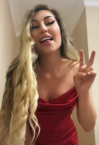 2. Sexy Irem Cennet in Red Dress