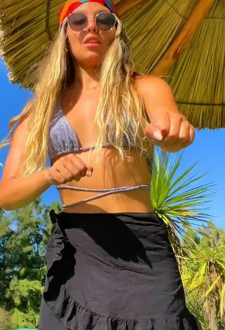 3. Beautiful Jesca Jimenez in Sexy Blue Bikini Top