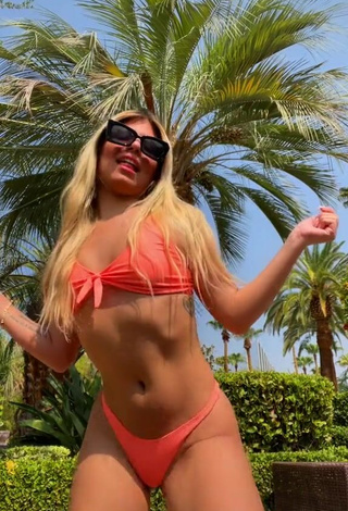 6. Beautiful Jesca Jimenez in Sexy Peach Bikini