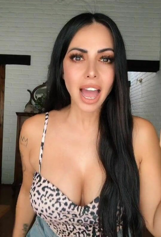 2. Hot Jimena Sánchez Shows Cleavage in Leopard Top