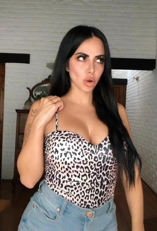6. Hot Jimena Sánchez Shows Cleavage in Leopard Top