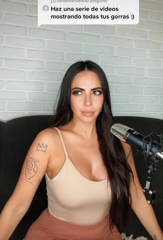3. Sexy Jimena Sánchez Shows Cleavage in Beige Top