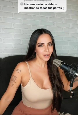 6. Sexy Jimena Sánchez Shows Cleavage in Beige Top