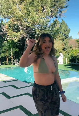 6. Cute Katrina Stuart Shows Cleavage in Olive Bikini Top at the Pool