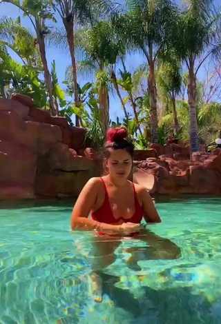 4. Sexy Katrina Stuart Shows Cleavage in Red Bikini Top at the Pool