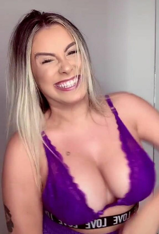 6. Hot Laura Branquinho Shows Cleavage in Violet Bra and Bouncing Boobs