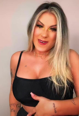 2. Beautiful Laura Branquinho Shows Cleavage in Sexy Black Crop Top