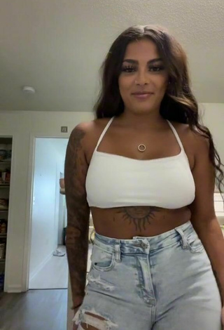 Sexy Liaamonae in White Crop Top and Bouncing Boobs