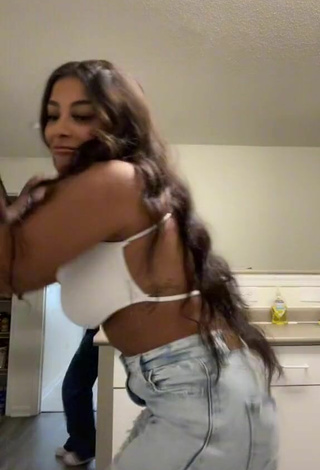 4. Sexy Liaamonae in White Crop Top and Bouncing Boobs