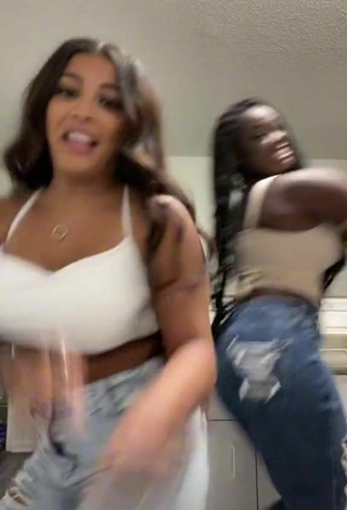 5. Sexy Liaamonae in White Crop Top and Bouncing Boobs