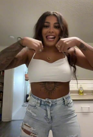 6. Sexy Liaamonae in White Crop Top and Bouncing Boobs