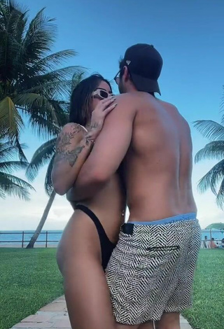 5. Beautiful Luana Targinno Shows Butt