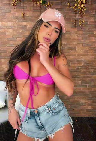 5. Hot Luana Targinno Shows Cleavage in Pink Bikini Top