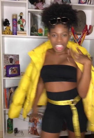 Sexy MC Soffia Shows Cleavage in Black Tube Top and Bouncing Breasts