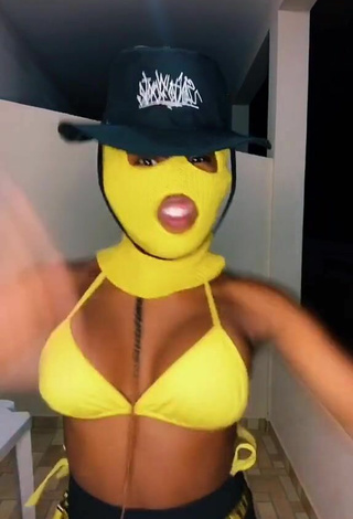 3. Hot MC Soffia Shows Cleavage in Yellow Bikini Top and Bouncing Tits
