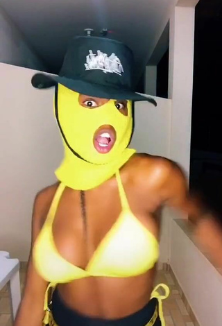 6. Hot MC Soffia Shows Cleavage in Yellow Bikini Top and Bouncing Tits