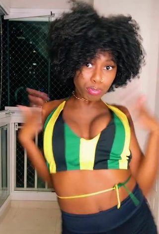 4. Sweetie MC Soffia Shows Cleavage in Striped Crop Top and Bouncing Boobs