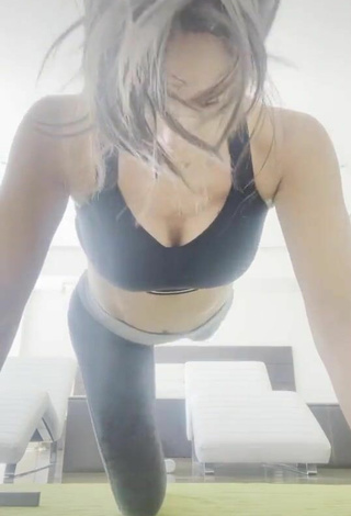 4. Sexy Paola Rojas in Black Leggings