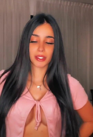 6. Beautiful Poleth Villalba Shows Cleavage in Sexy Pink Crop Top