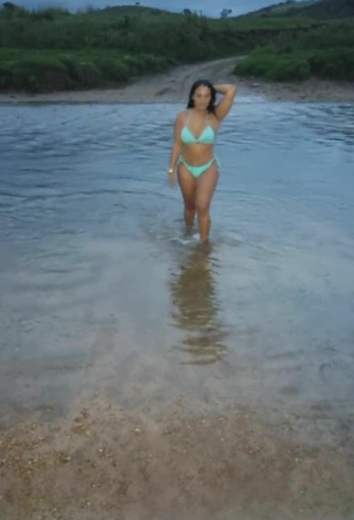 2. Renee Blimgiz Looks Cute in Blue Bikini at the Beach