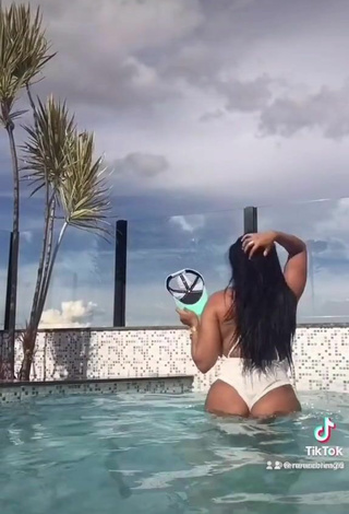 2. Lovely Renee Blimgiz Shows Butt at the Pool