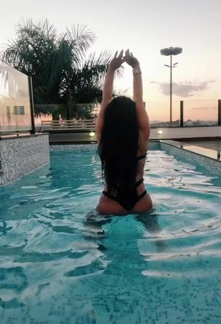 2. Erotic Renee Blimgiz in Thong at the Pool