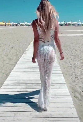 4. Cute Roberta Salatioan Shows Butt at the Beach