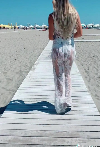 6. Sexy Roberta Salatioan Shows Butt at the Beach