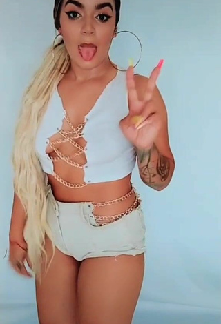 Hottest Soypierag2 Shows Cleavage in White Crop Top while Twerking