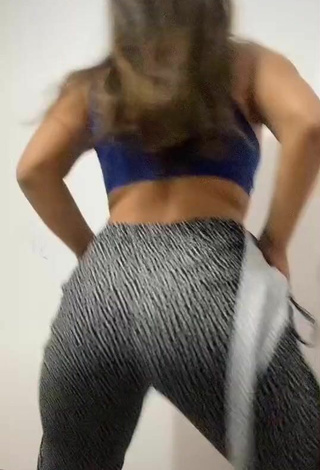 2. Sexy Thamara Gómez Shows Butt