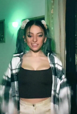 2. Sweet Valentiina Shows Cleavage in Cute Black Crop Top and Bouncing Boobs