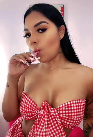 Lovely Anyuri Lozano Shows Cleavage in Checkered Crop Top