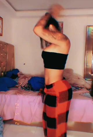 5. Cute Anyuri Lozano Shows Big Butt