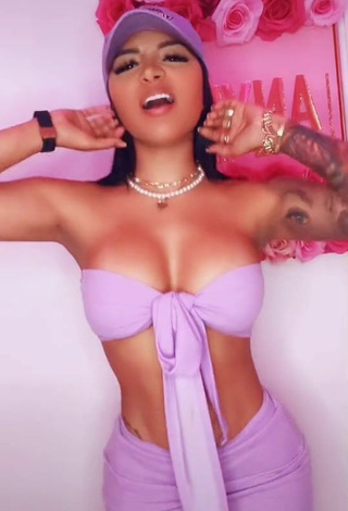 5. Beautiful Anyuri Lozano Shows Cleavage in Sexy Purple Crop Top