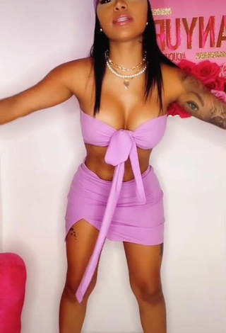 Sweetie Anyuri Lozano Shows Cleavage in Purple Crop Top while Twerking