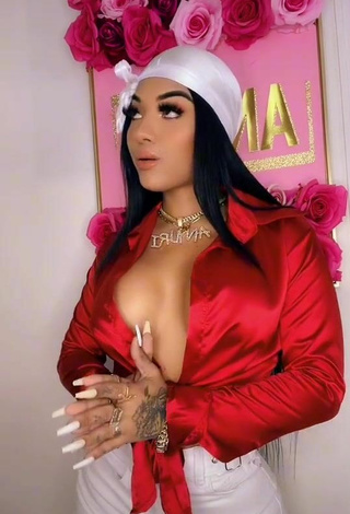 3. Sexy Anyuri Lozano Shows Cleavage in Red Top
